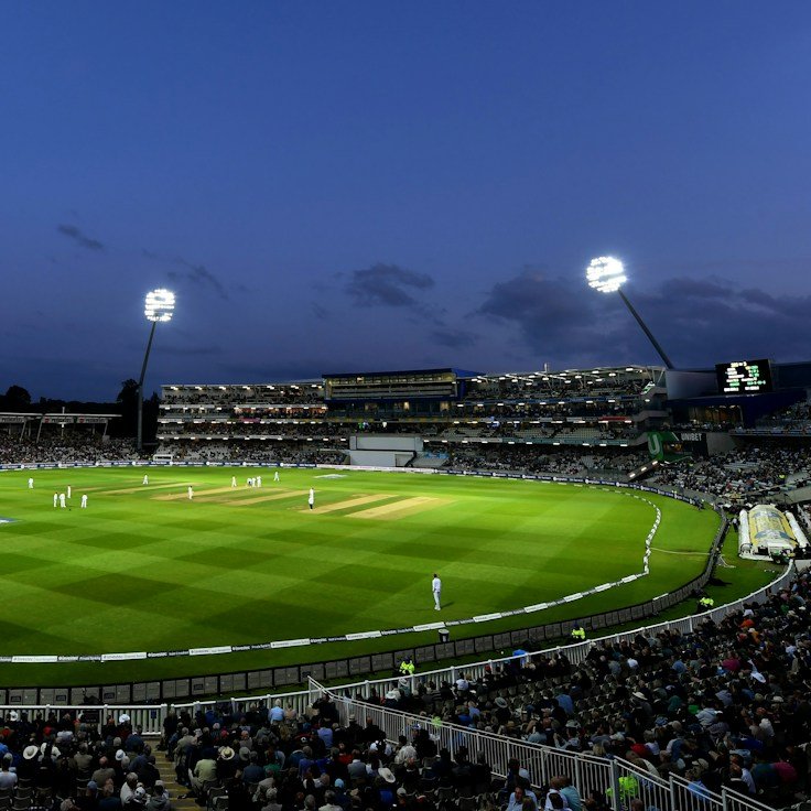 Cricket stadium and supporters for an IPL Betting Online guide